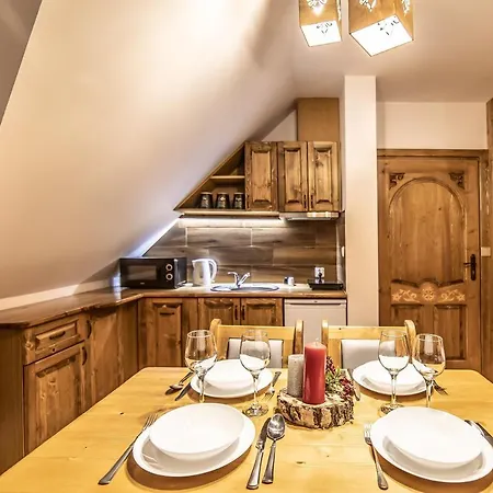 Zakatek Pod Grapa Quarto em Acomodações Particulares Bialka Tatrzanska